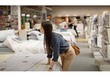 Kołdra całoroczna -czy warto w nią inwestować dla wygody i komfortu snu przez cały rok?